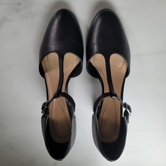 Clarks Black T-Strap Women's Heels - Picture 2 of 7
